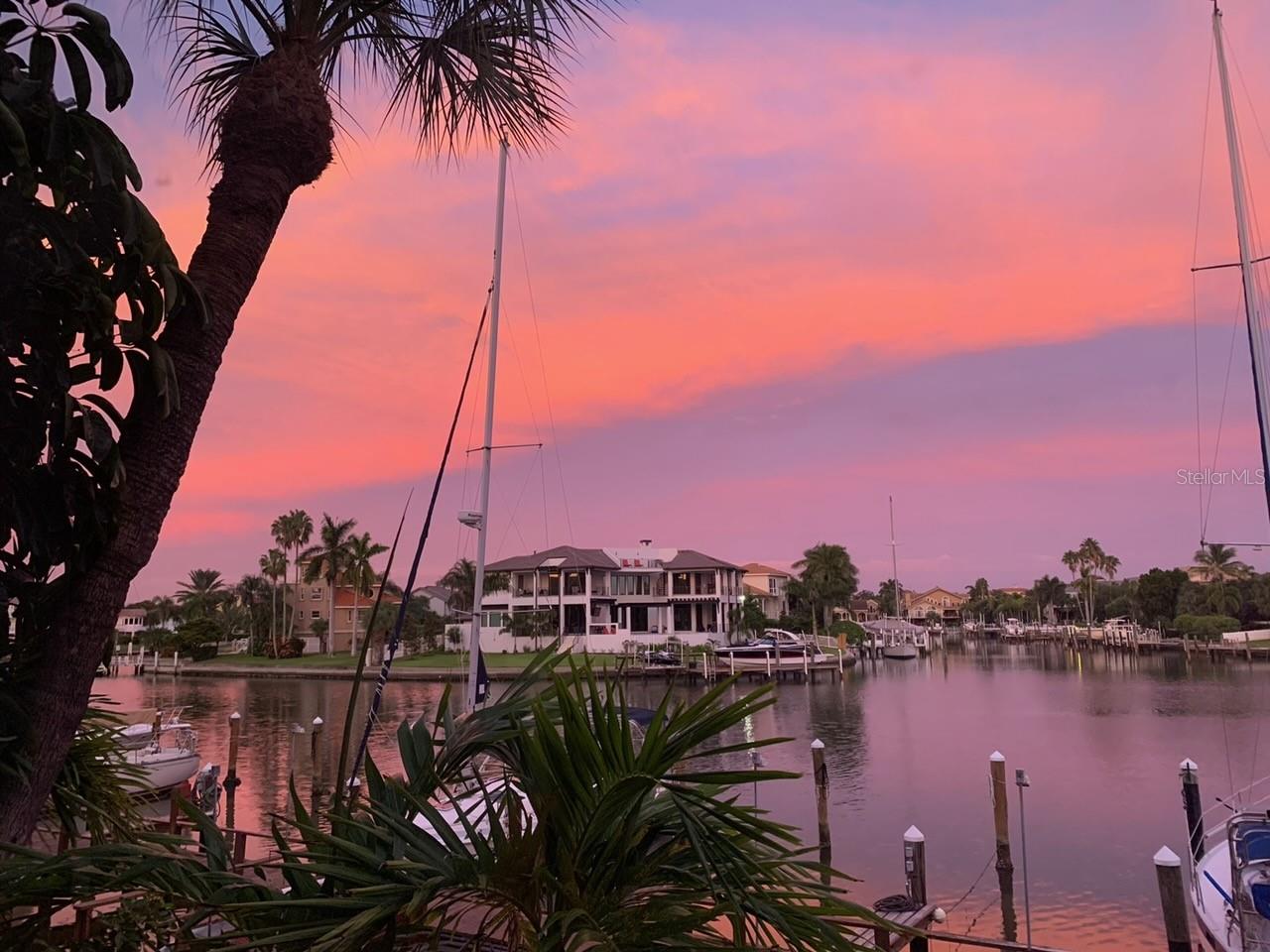 Image 22 of 38 For 557 Pinellas Bayway S 303