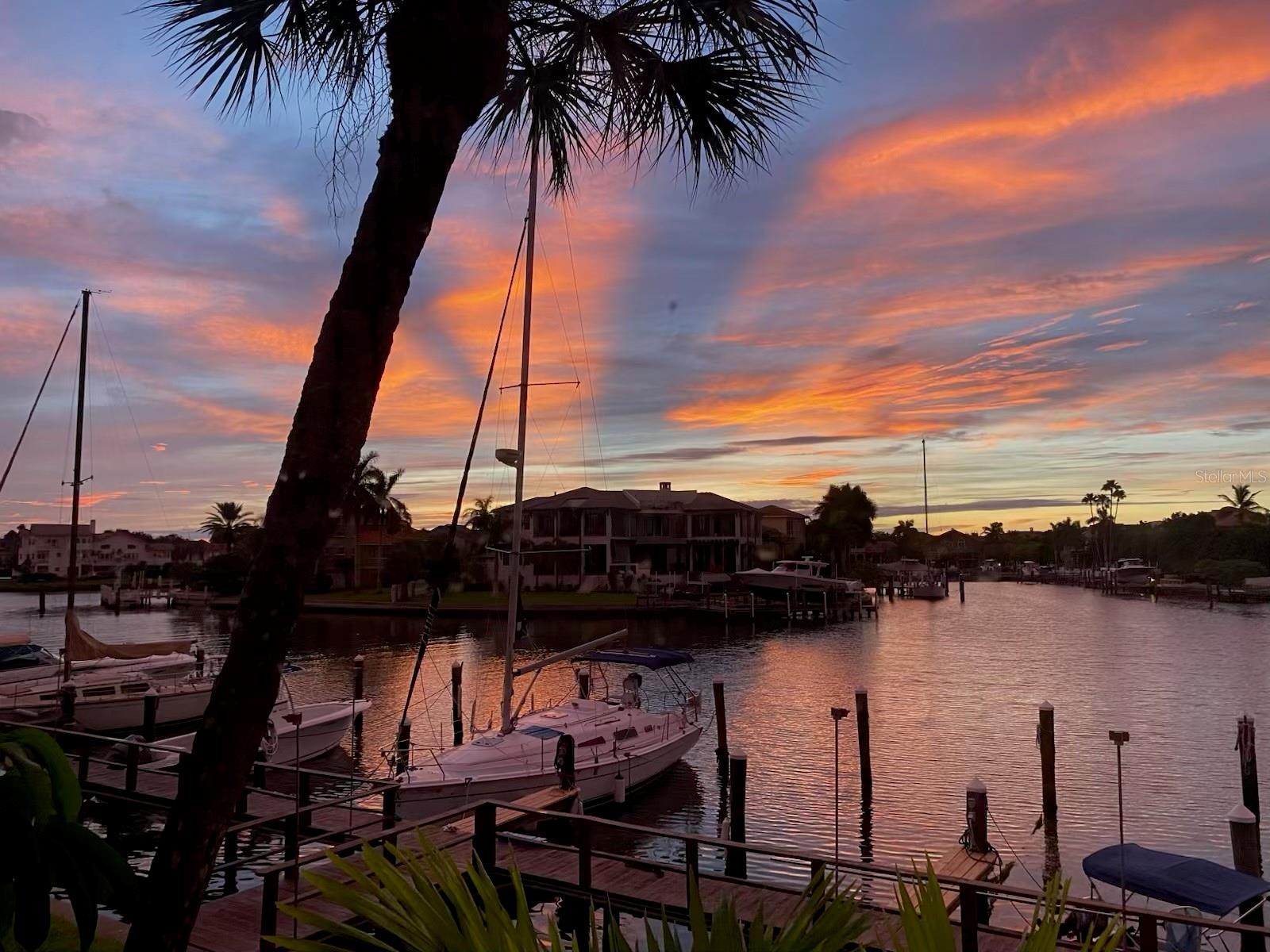 Image 23 of 38 For 557 Pinellas Bayway S 303
