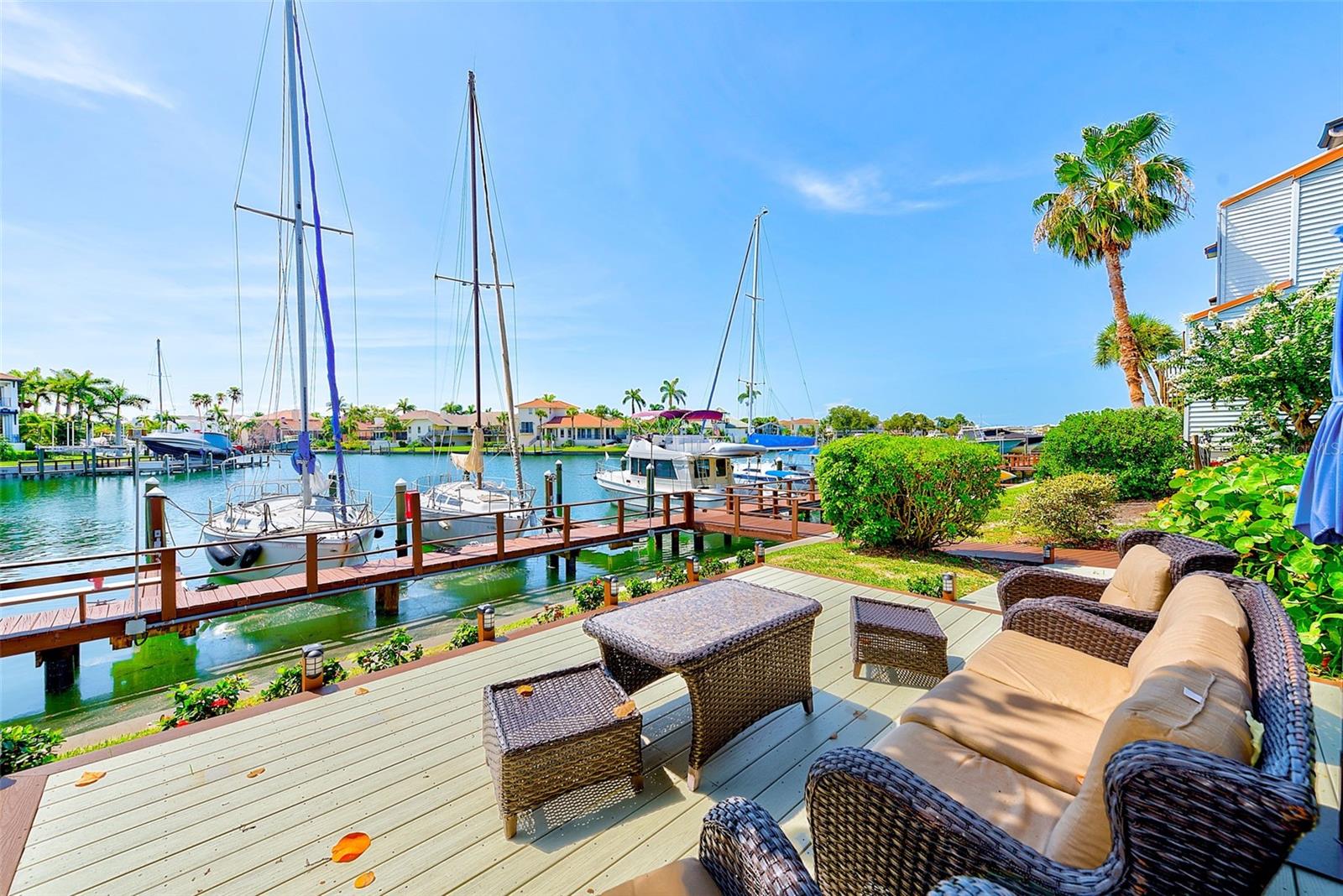 Image 26 of 38 For 557 Pinellas Bayway S 303