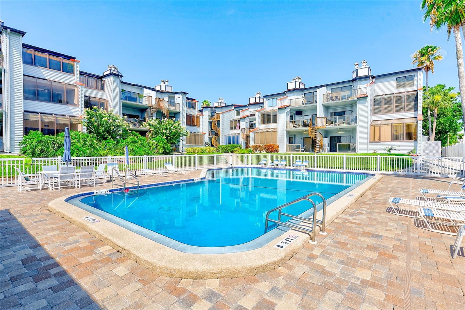 Image 28 of 38 For 557 Pinellas Bayway S 303
