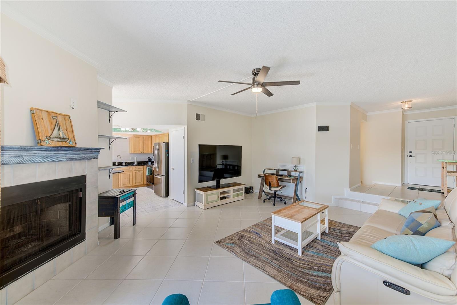 Image 4 of 38 For 557 Pinellas Bayway S 303