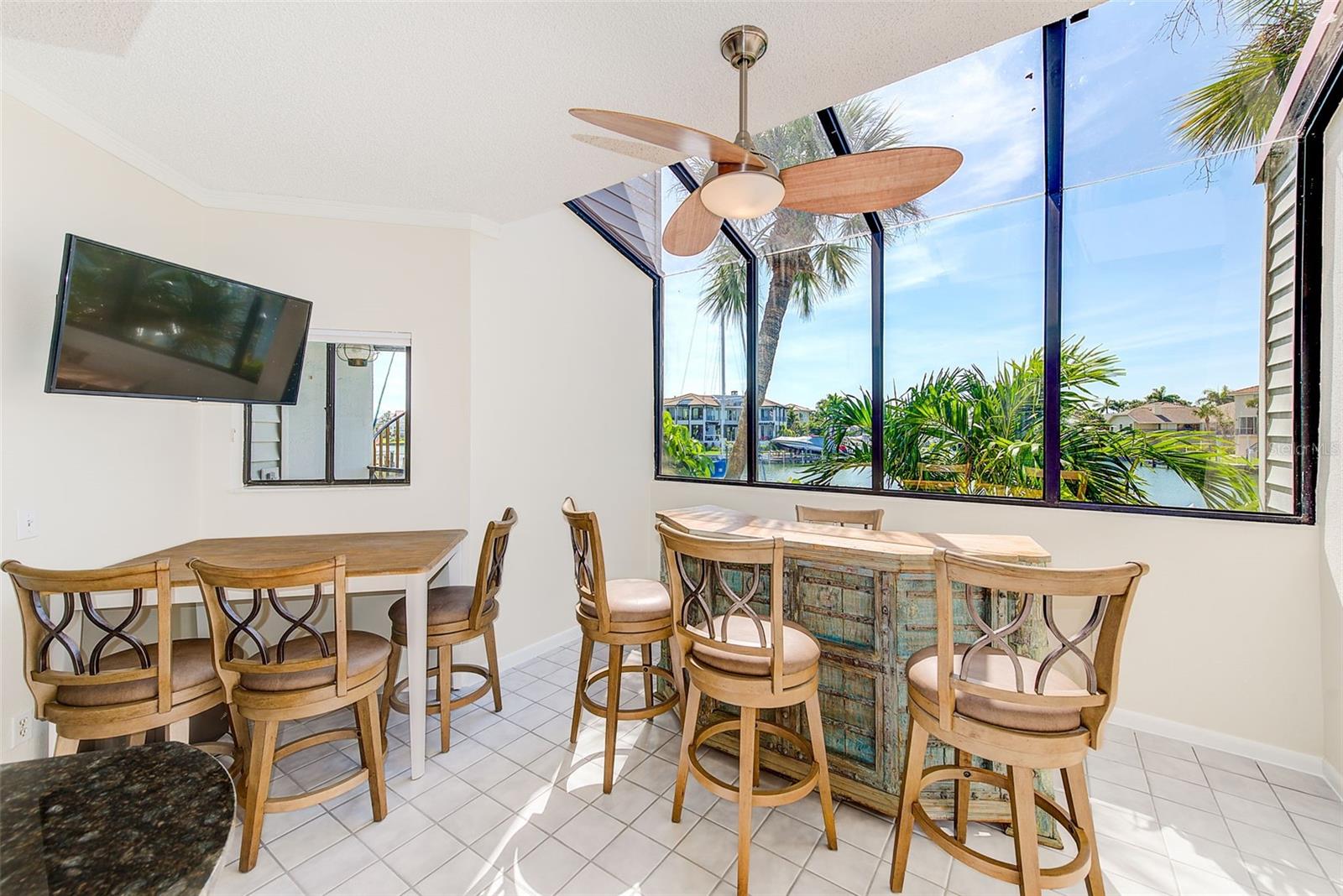 Image 8 of 38 For 557 Pinellas Bayway S 303