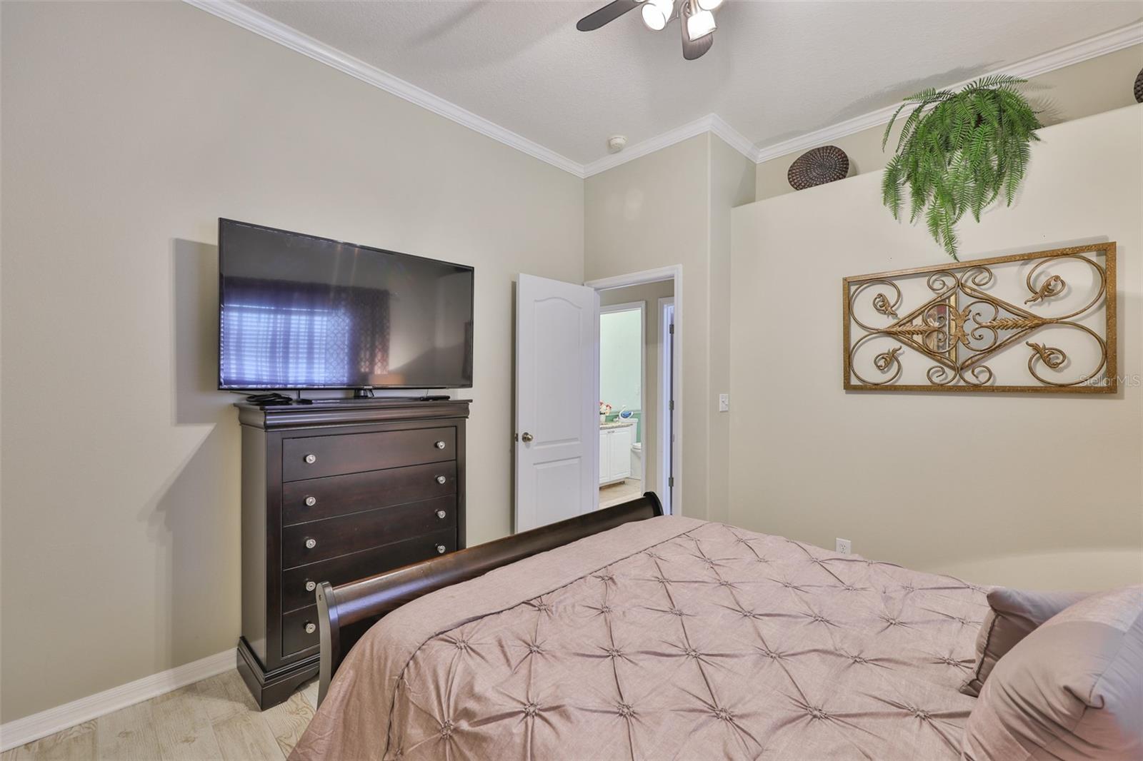Image 30 of 53 For 834 Innergary Place