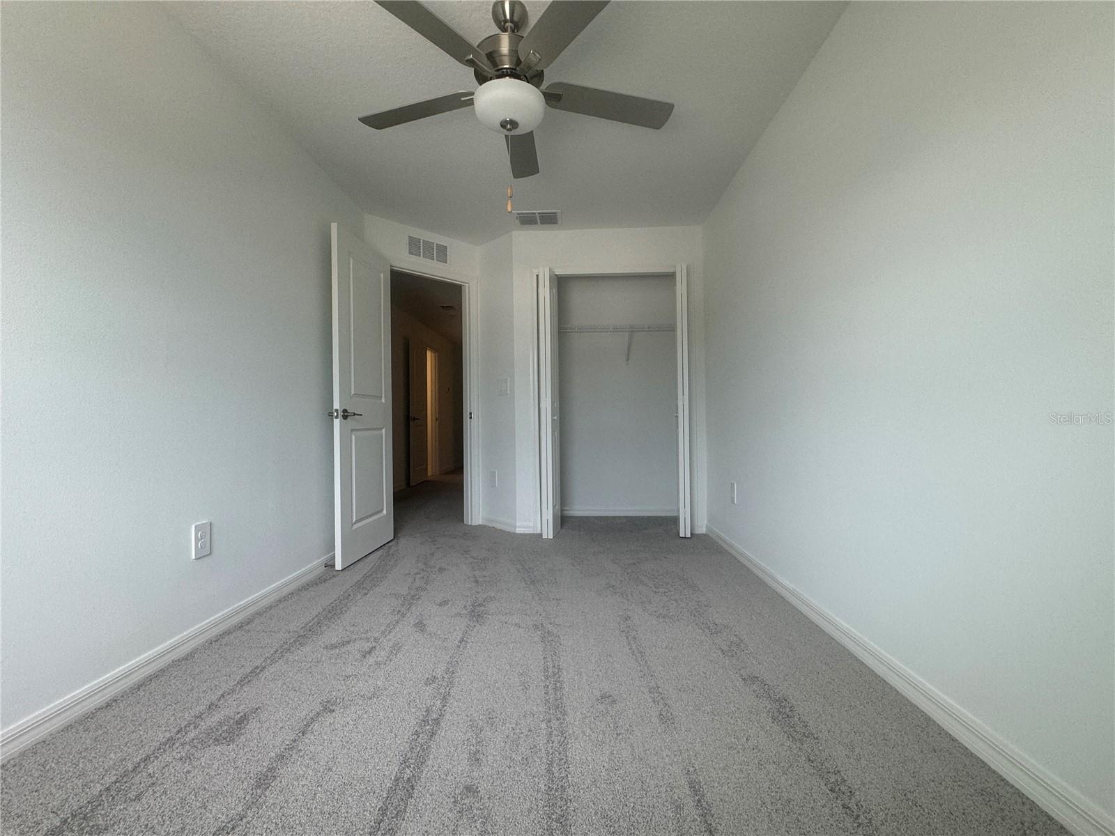 Listing photo id 22 for 6160 Shiner Street