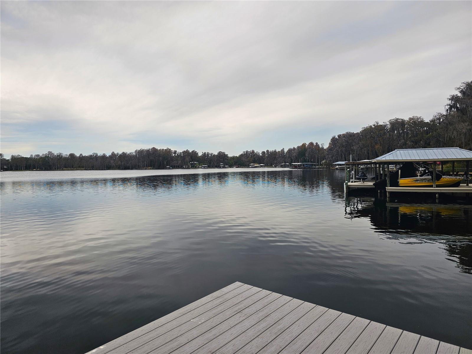 Listing photo id 31 for 6160 Shiner Street