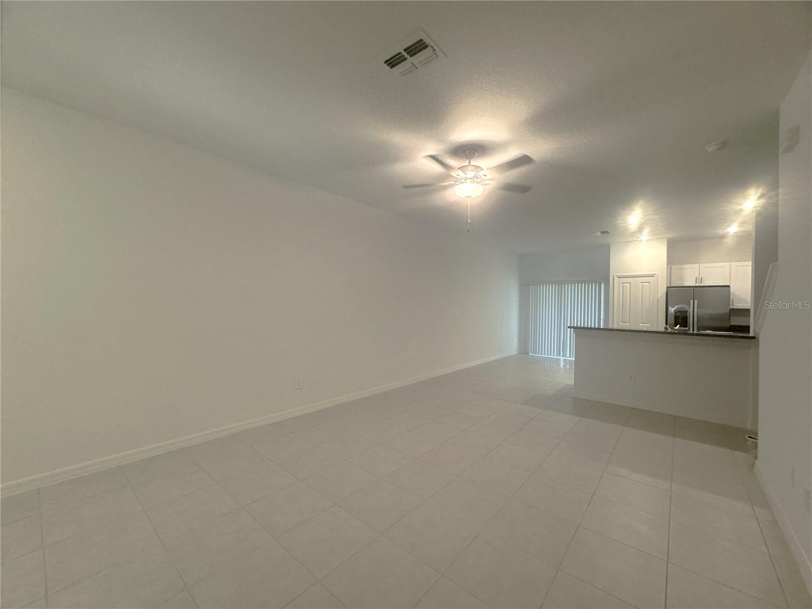 Listing photo id 3 for 6160 Shiner Street