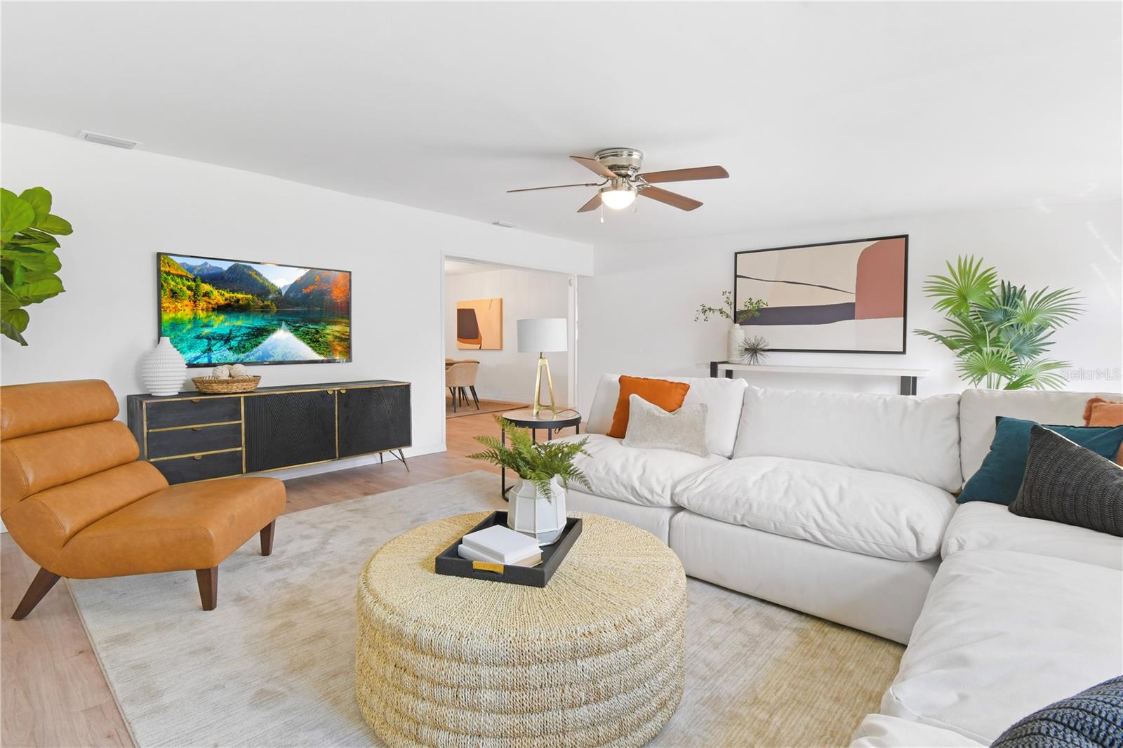 Listing photo id 14 for 13344 Sorrento Drive