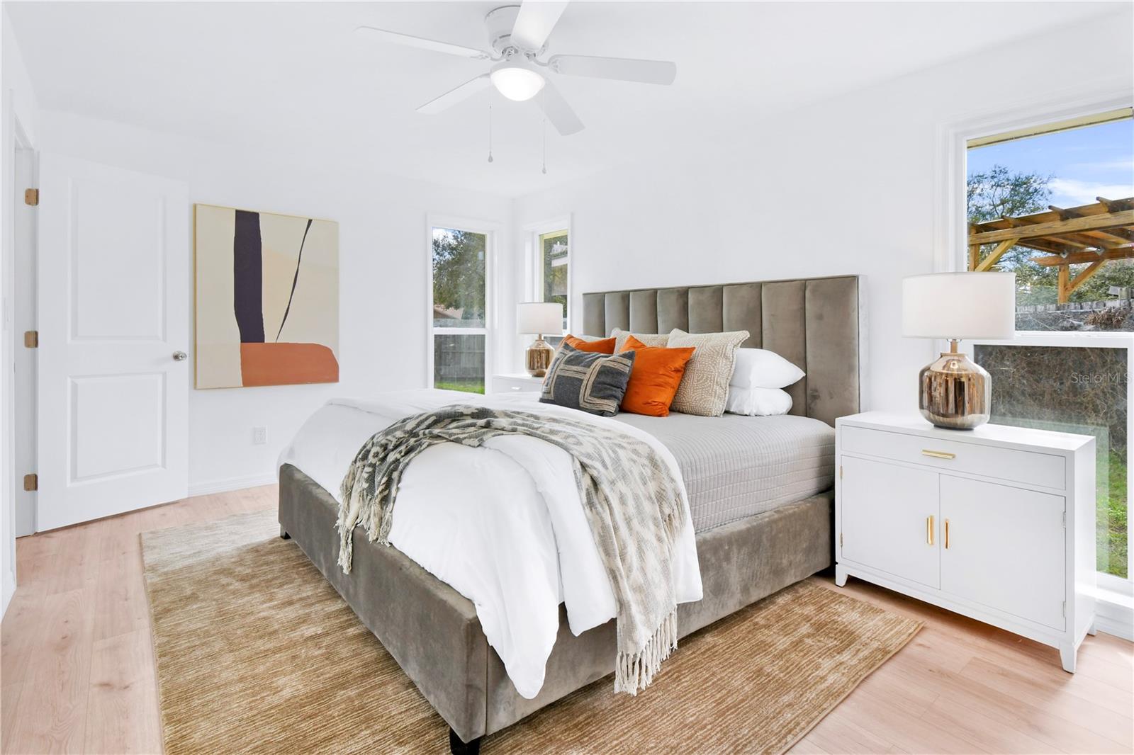 Listing photo id 19 for 13344 Sorrento Drive