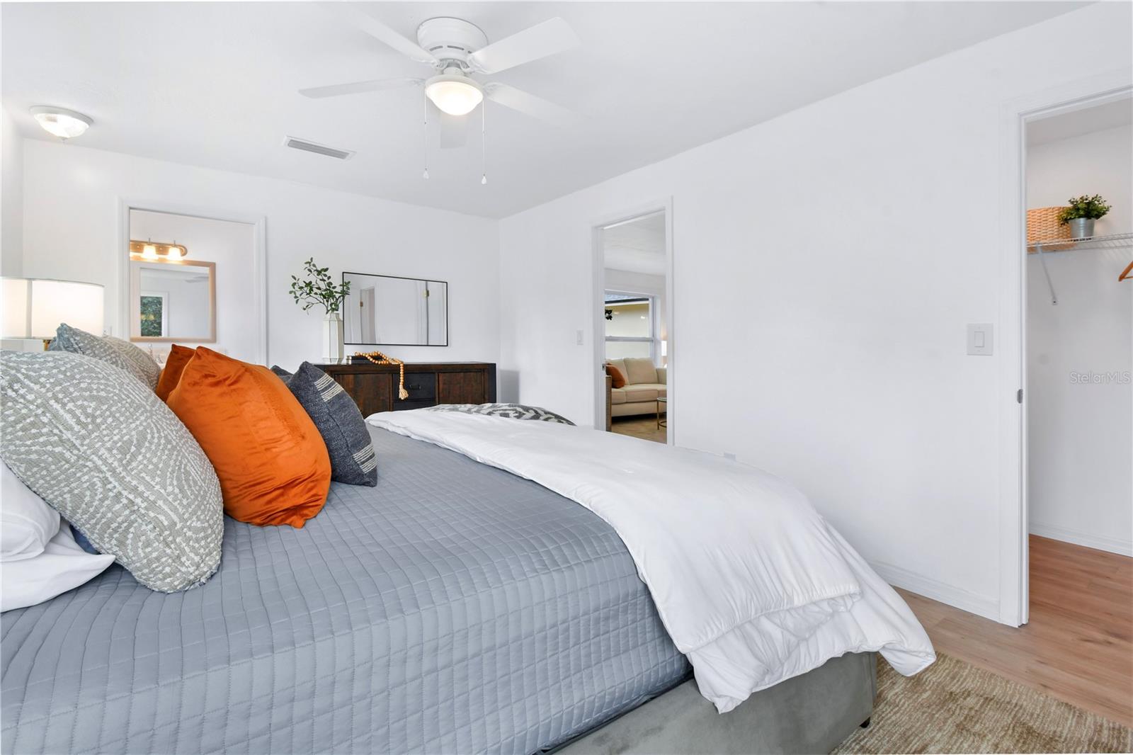 Listing photo id 20 for 13344 Sorrento Drive