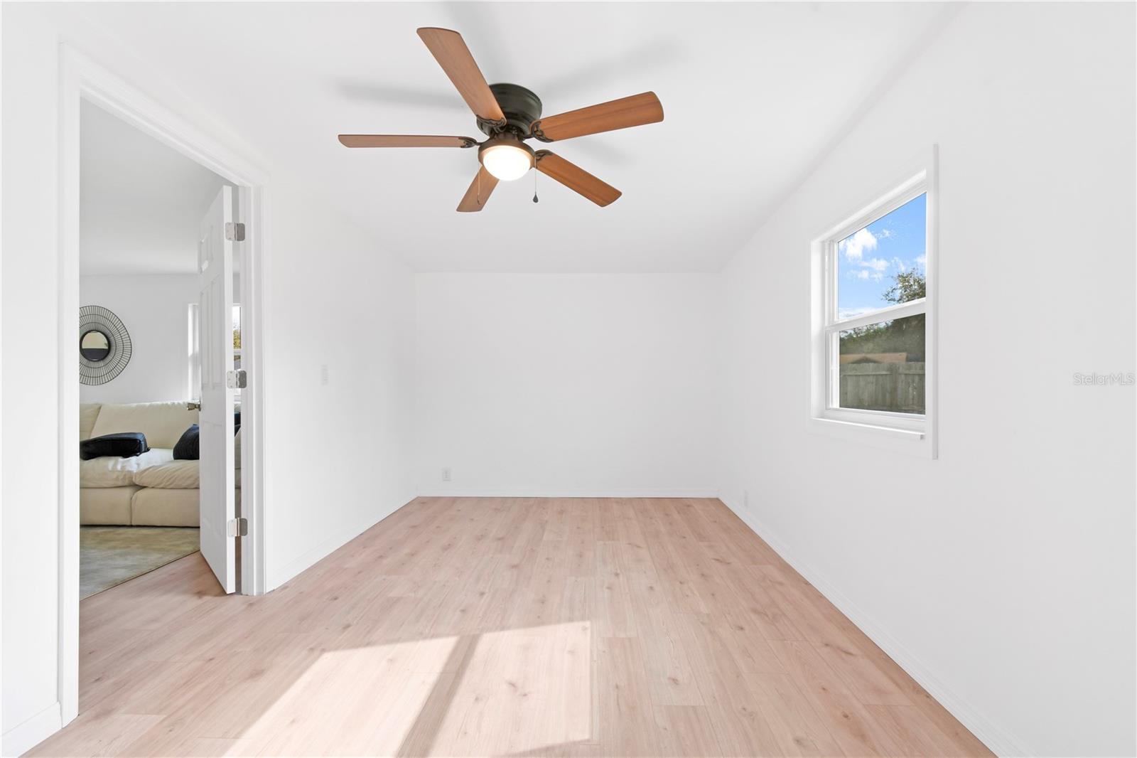 Listing photo id 31 for 13344 Sorrento Drive