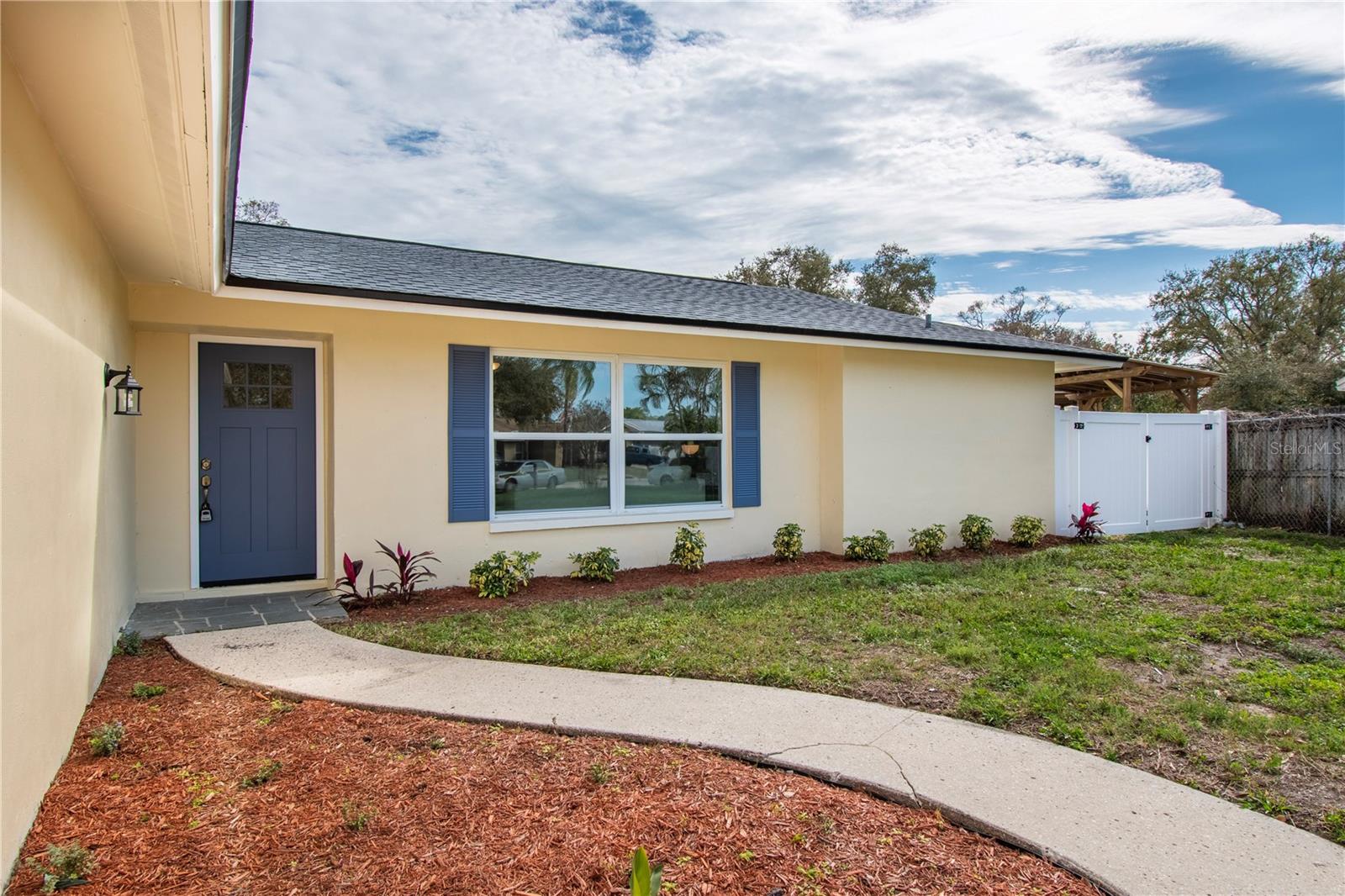 Listing photo id 4 for 13344 Sorrento Drive