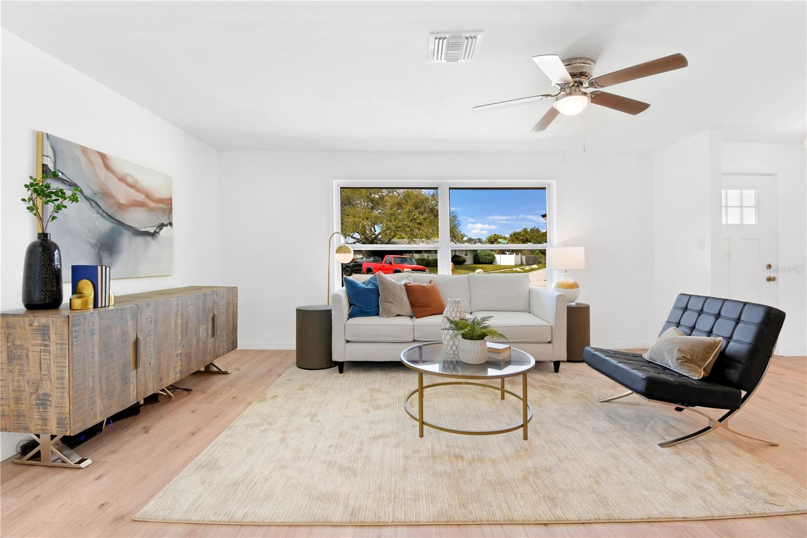 Listing photo id 6 for 13344 Sorrento Drive