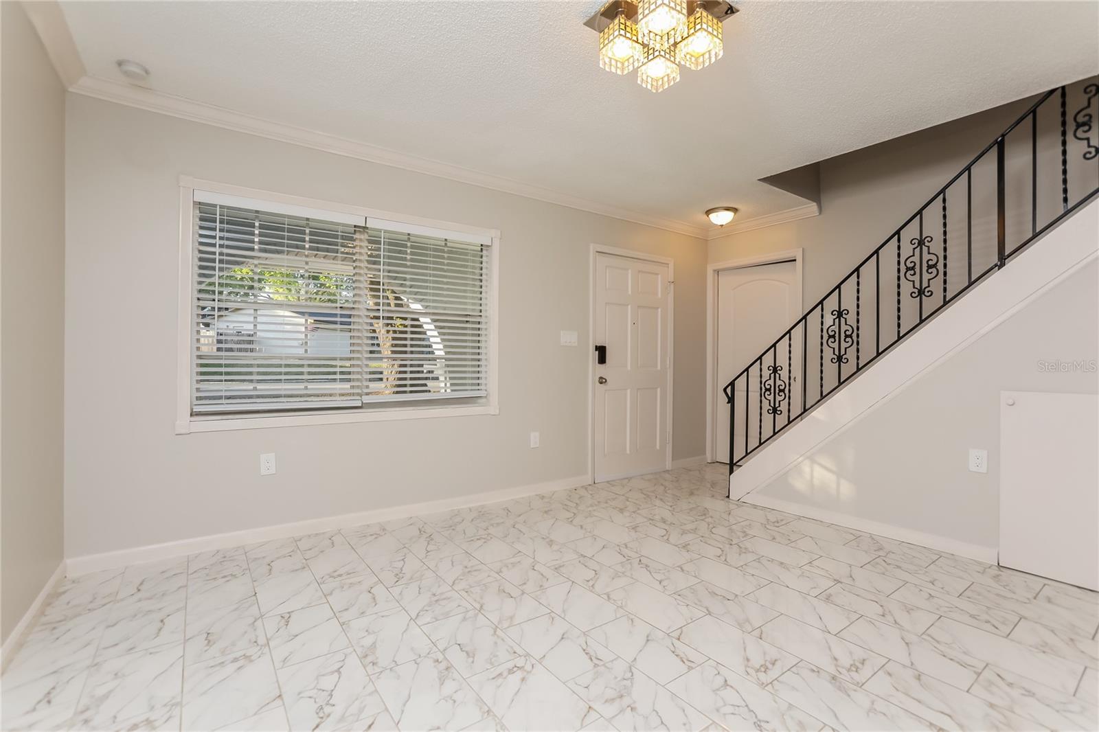 Image 4 of 17 For 392 Crystal Avenue