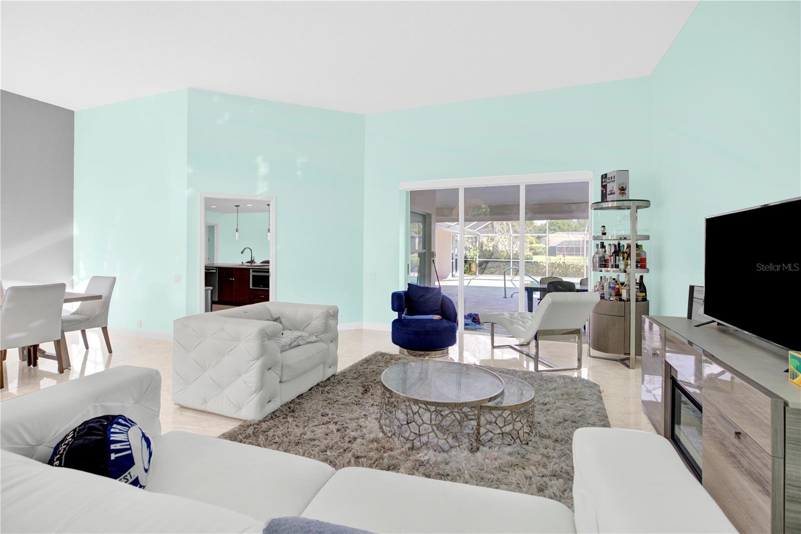 Listing photo id 10 for 4535 Bardsdale Drive