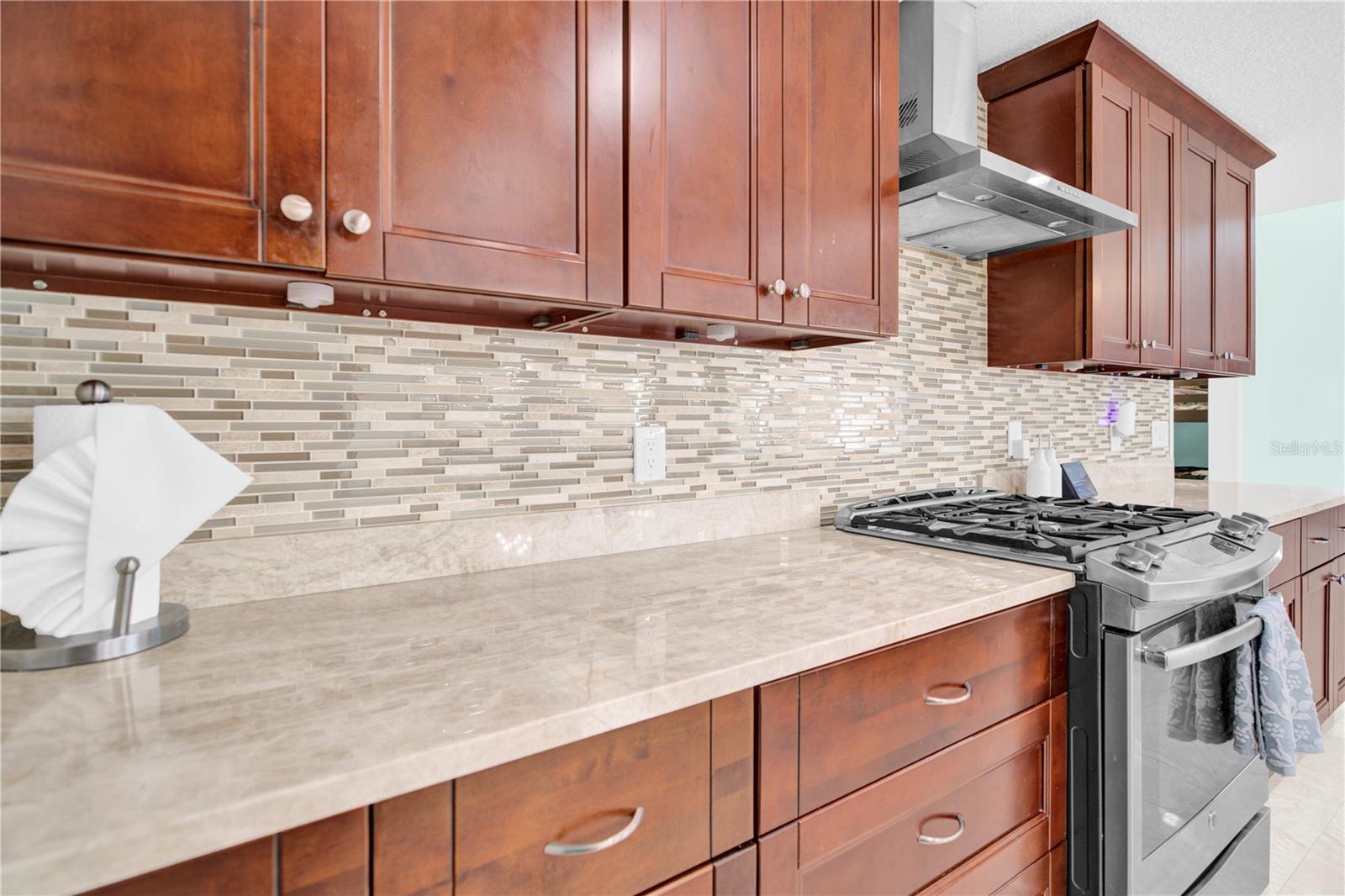 Listing photo id 18 for 4535 Bardsdale Drive