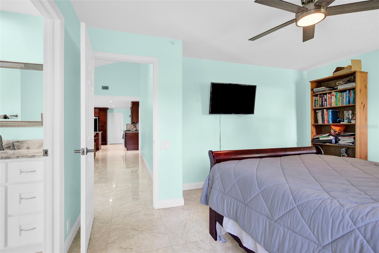 Listing photo id 27 for 4535 Bardsdale Drive