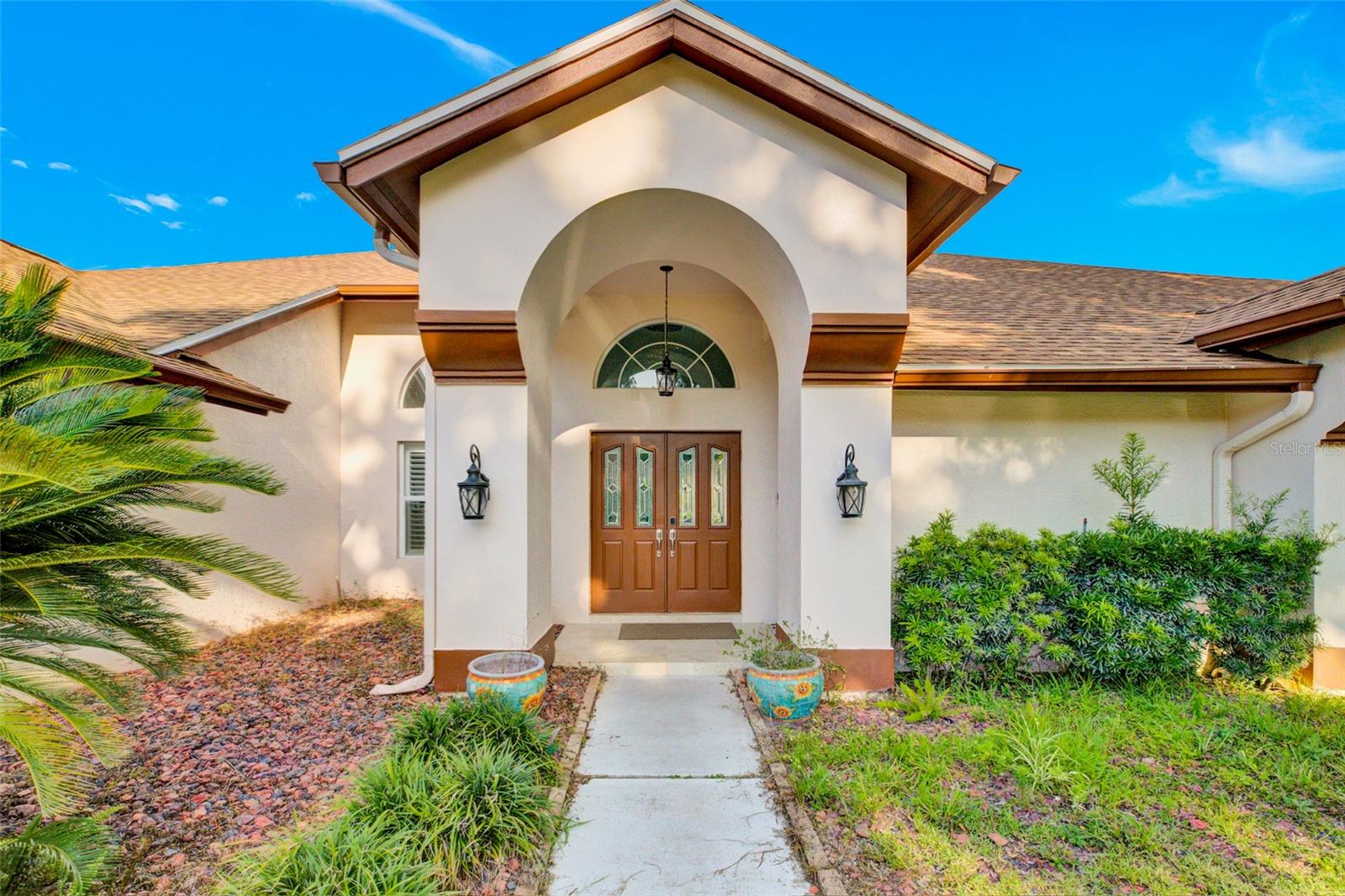 Listing photo id 1 for 4535 Bardsdale Drive