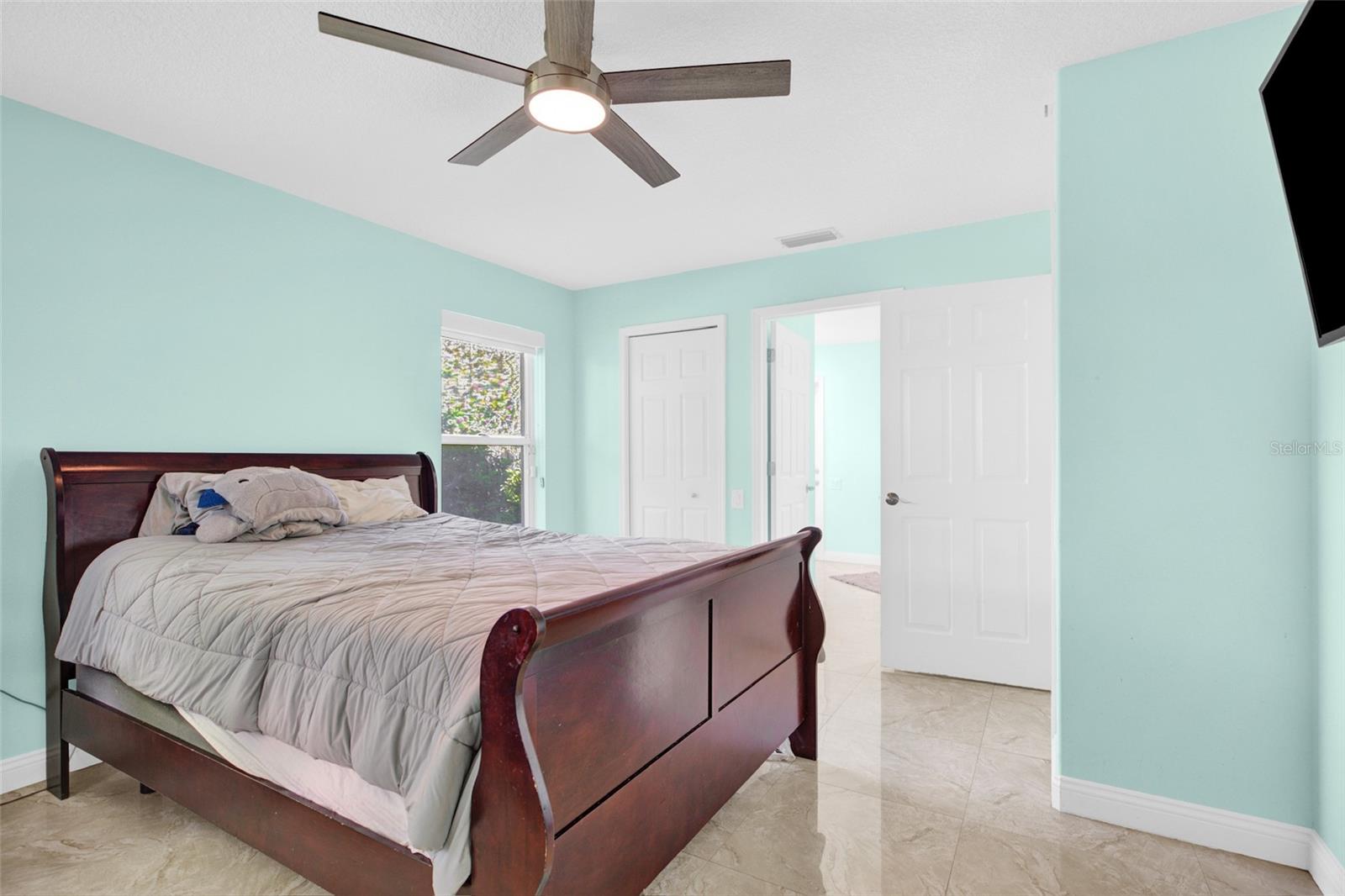 Listing photo id 28 for 4535 Bardsdale Drive