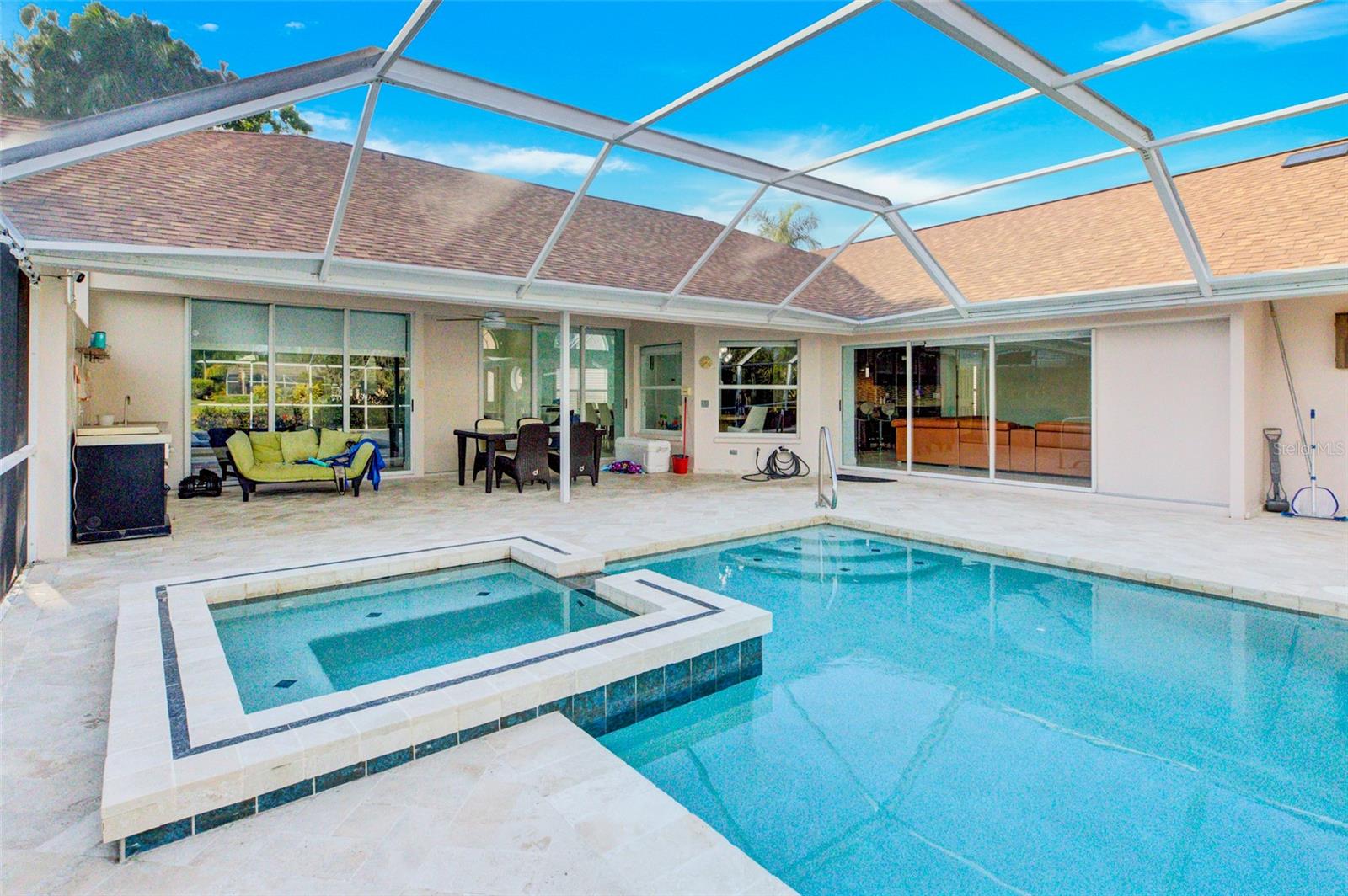 Listing photo id 33 for 4535 Bardsdale Drive