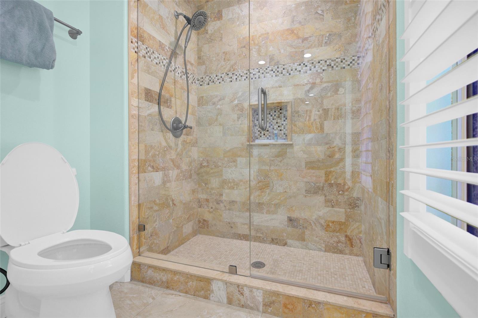 Listing photo id 47 for 4535 Bardsdale Drive