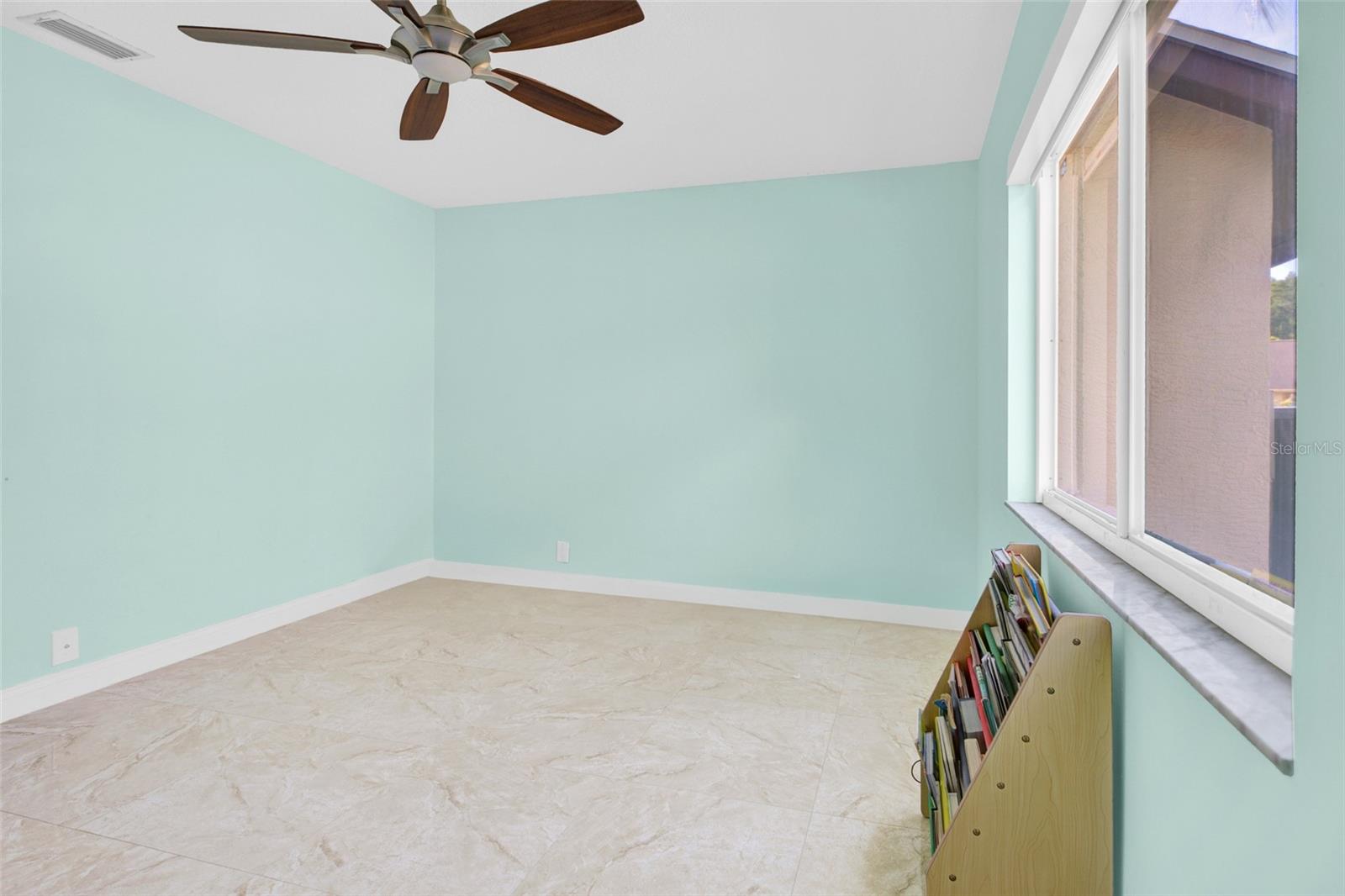 Listing photo id 48 for 4535 Bardsdale Drive