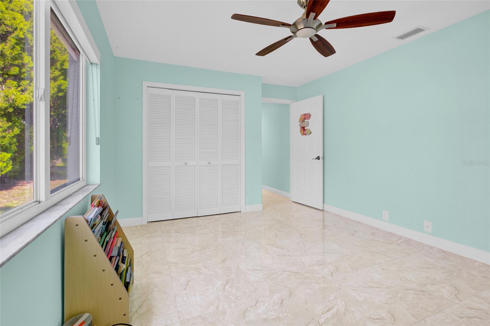 Listing photo id 50 for 4535 Bardsdale Drive