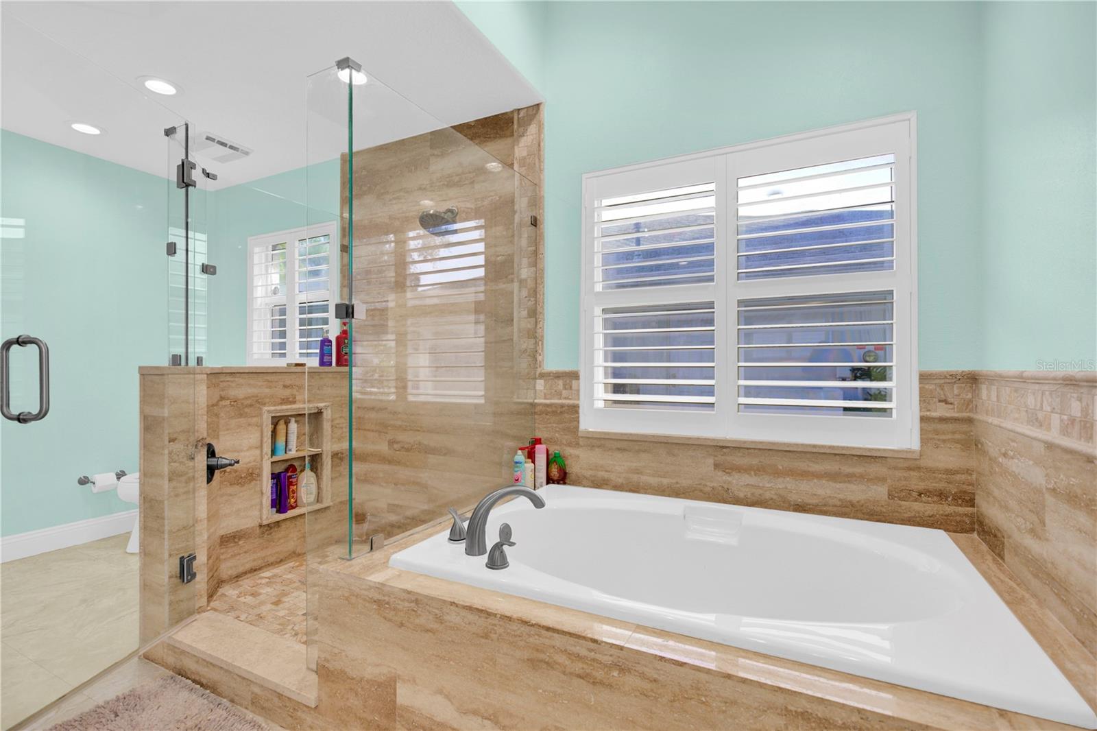 Listing photo id 58 for 4535 Bardsdale Drive