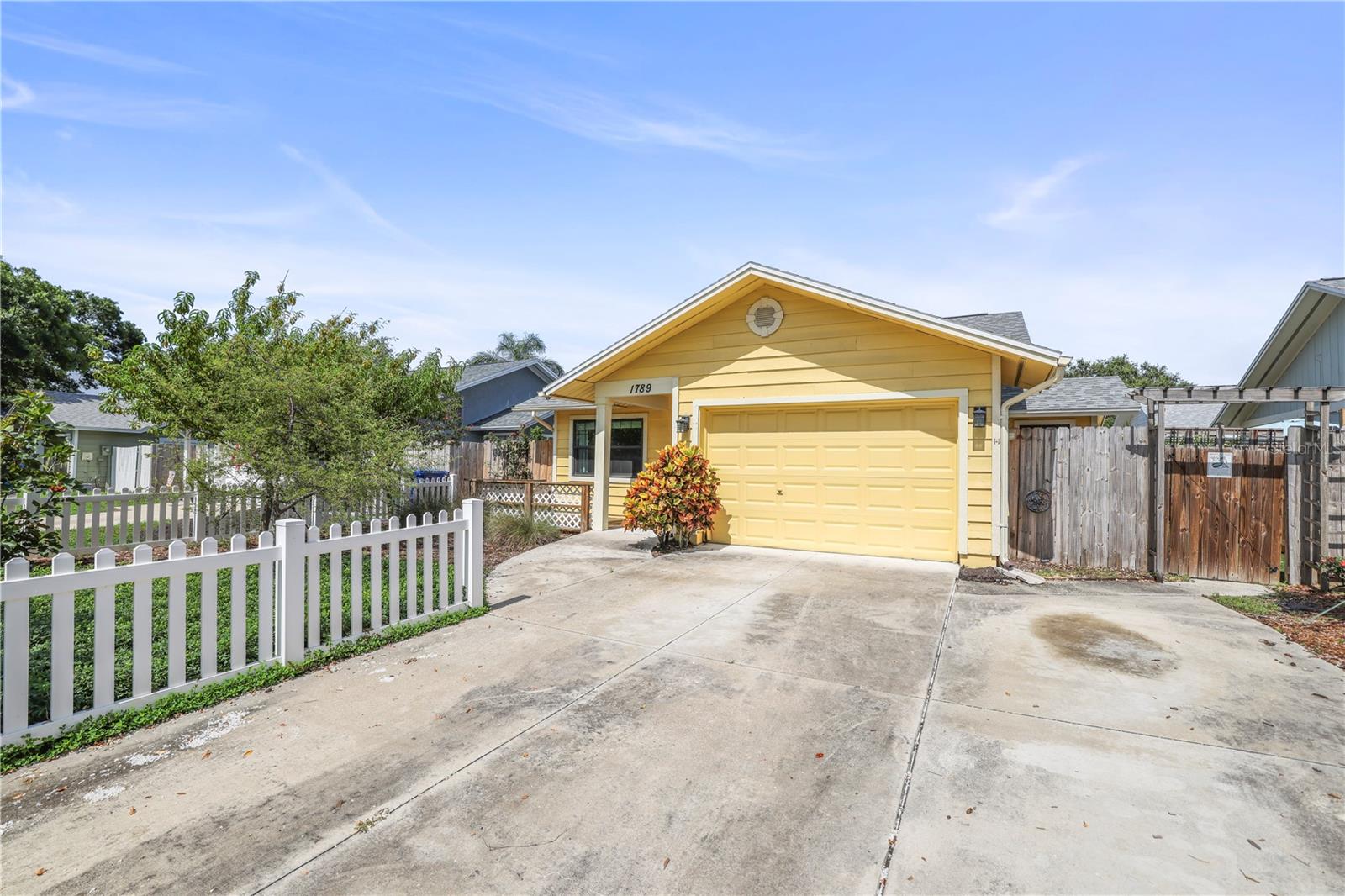 Image 3 of 26 For 1789 Pinecone Way