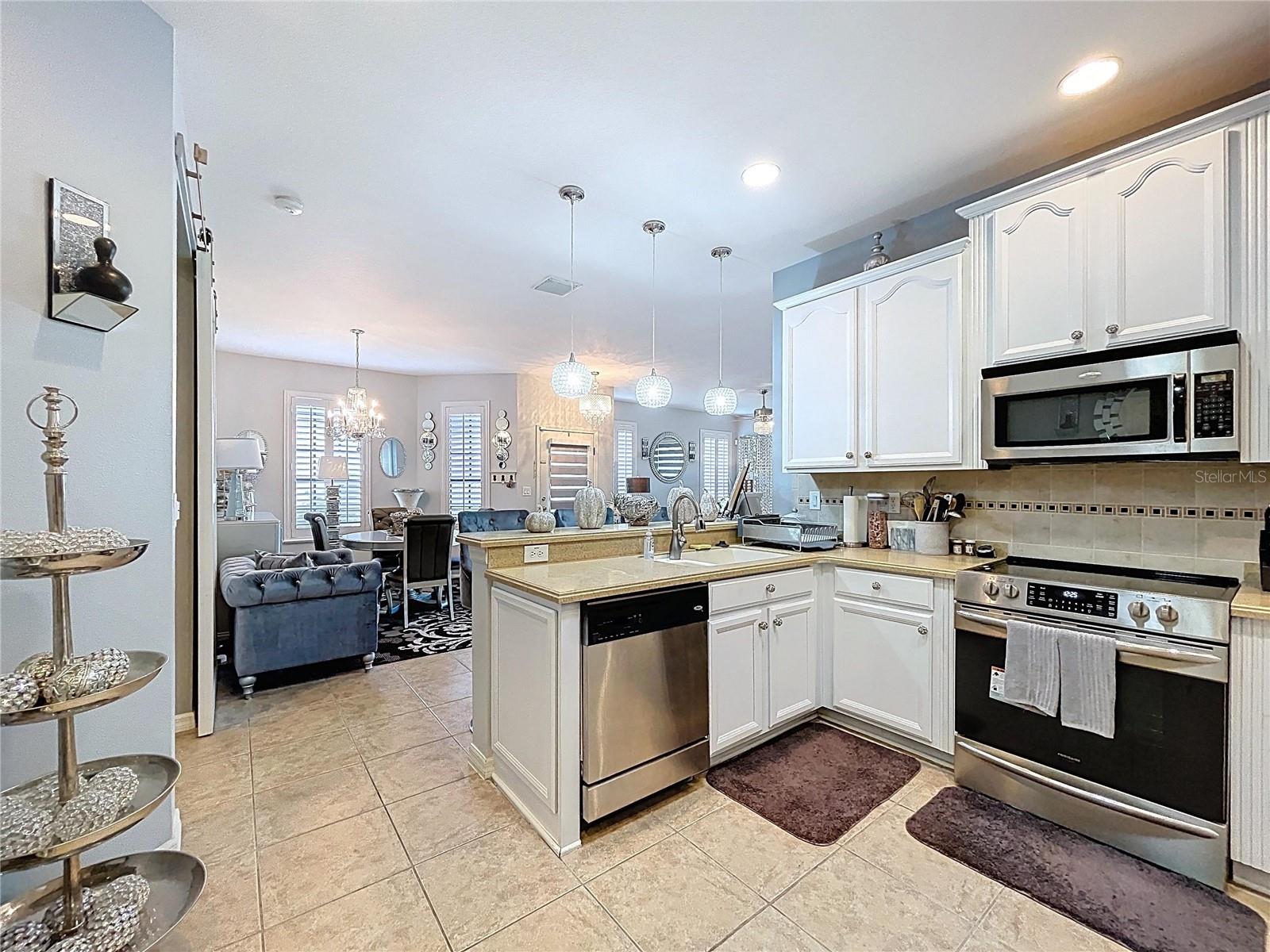 Image 32 of 49 For 5657 Sunset Falls Dr