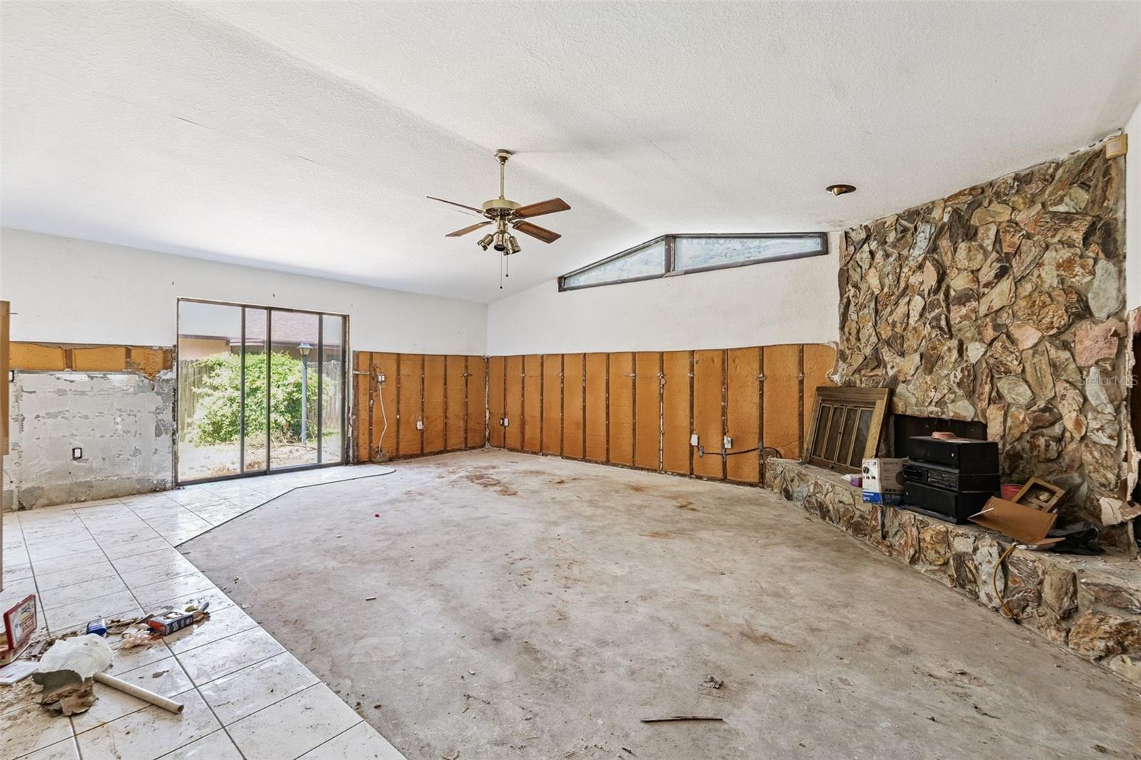 Image 4 of 24 For 4935 Petunia Court