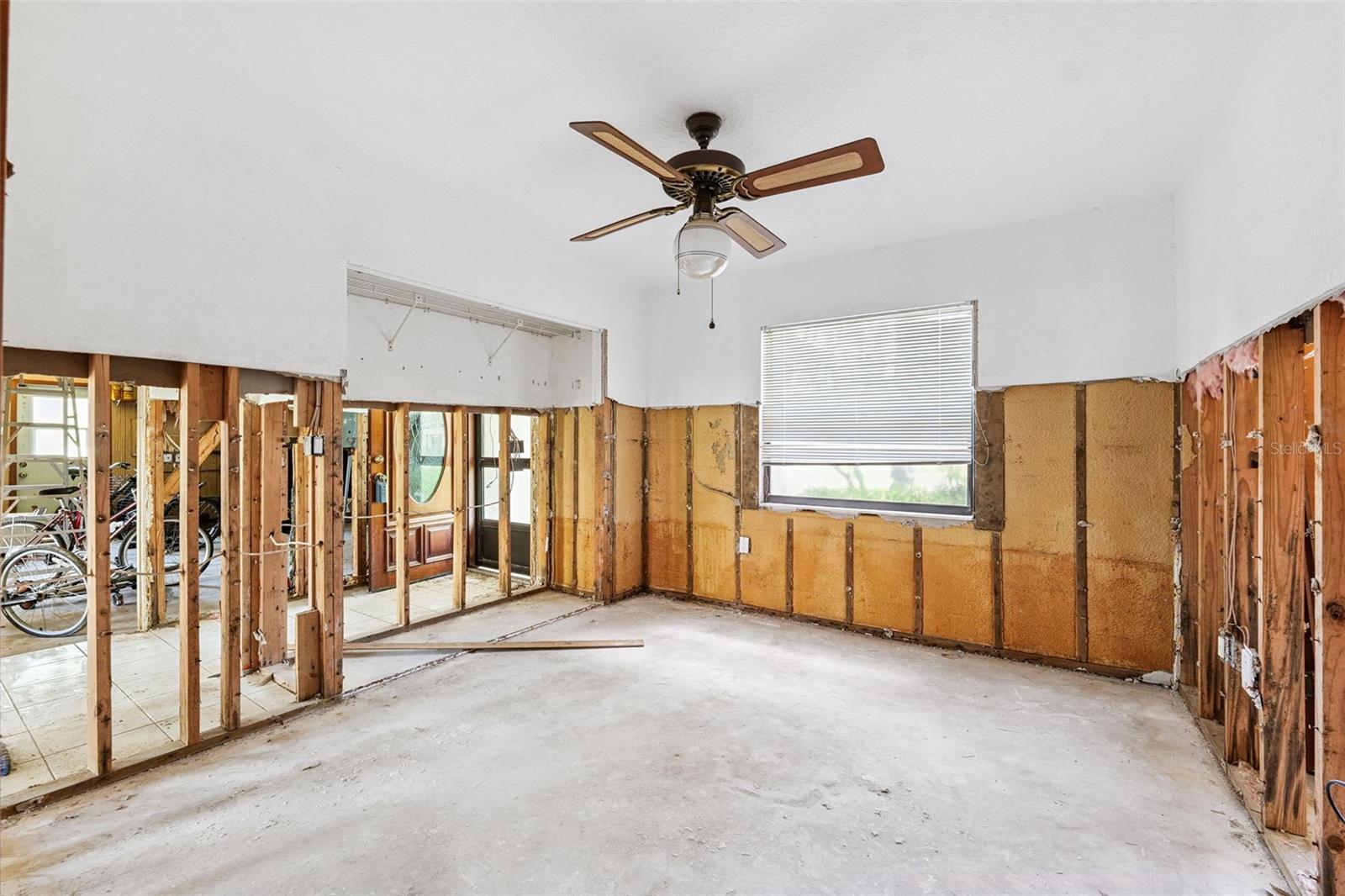 Image 5 of 24 For 4935 Petunia Court