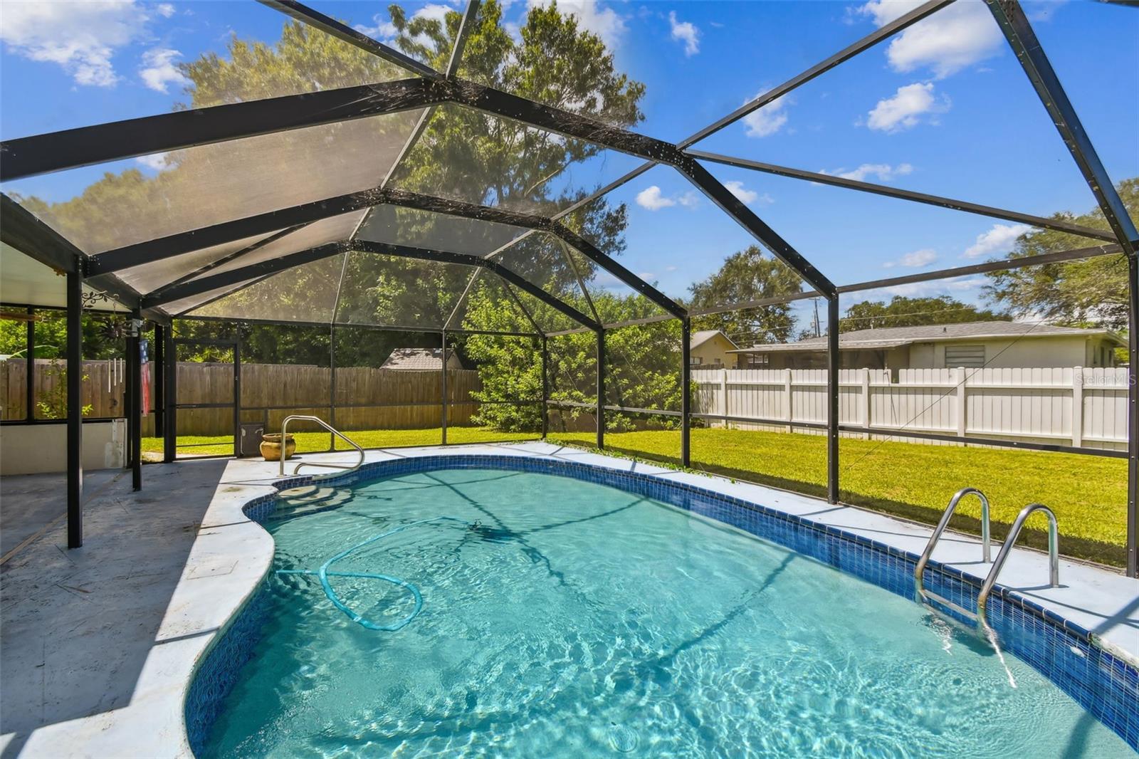 Image 2 of 54 For 1700 Eaton Drive Ne