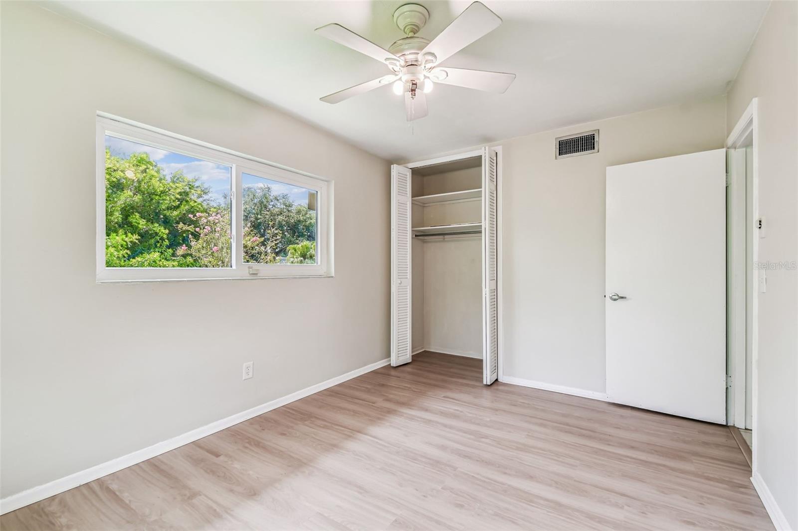 Image 21 of 54 For 1700 Eaton Drive Ne