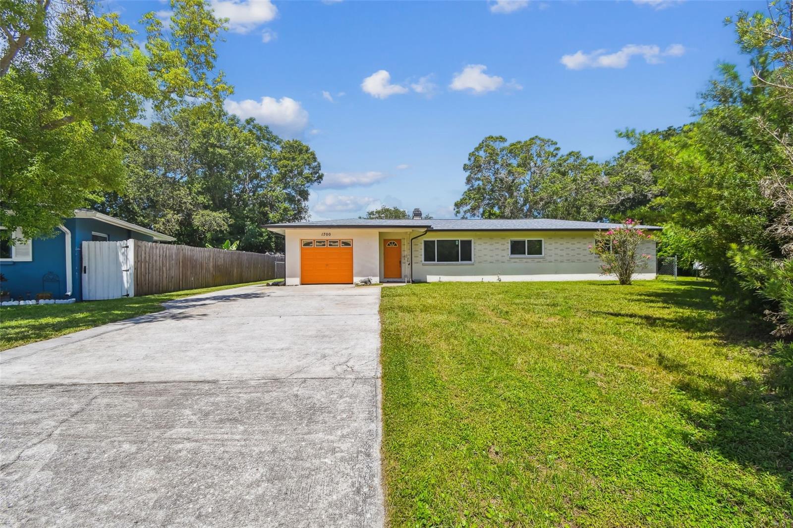 Image 3 of 54 For 1700 Eaton Drive Ne