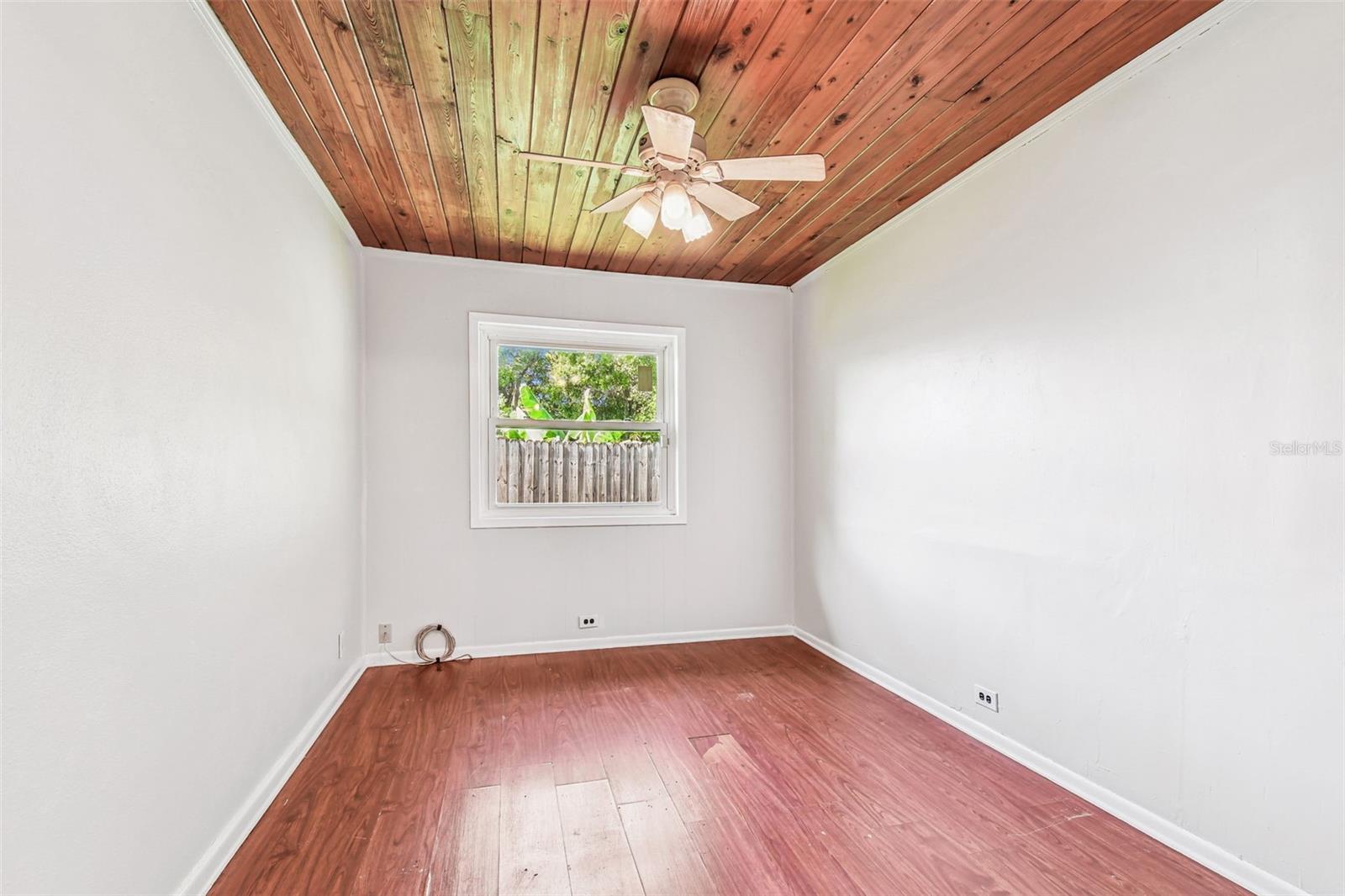 Image 30 of 54 For 1700 Eaton Drive Ne