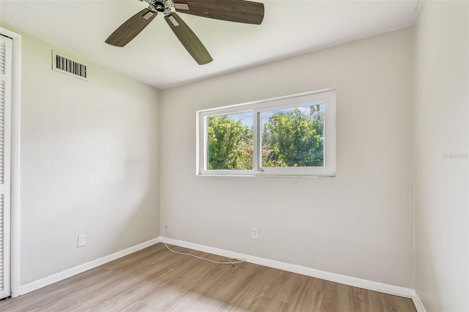 Image 36 of 54 For 1700 Eaton Drive Ne