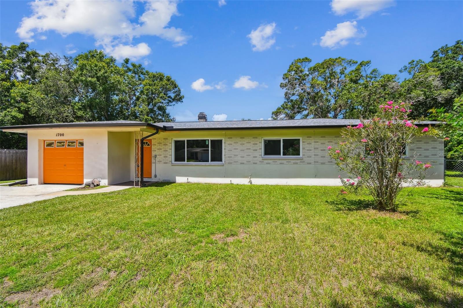 Image 4 of 54 For 1700 Eaton Drive Ne