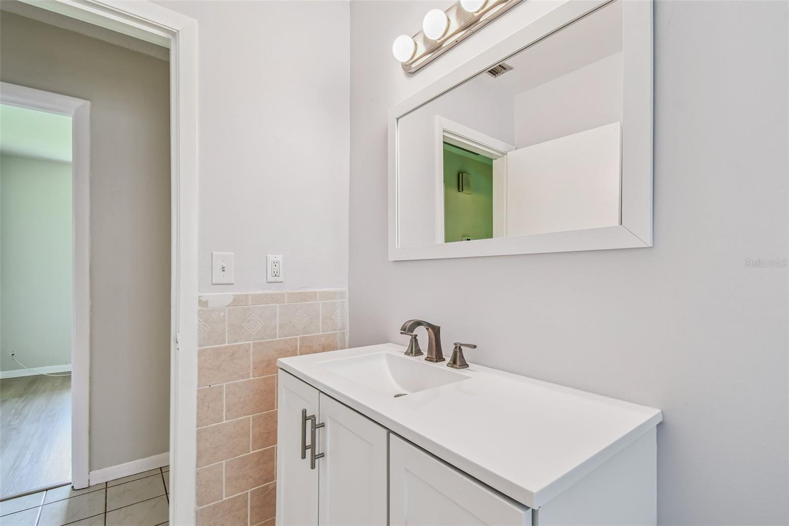 Image 41 of 54 For 1700 Eaton Drive Ne