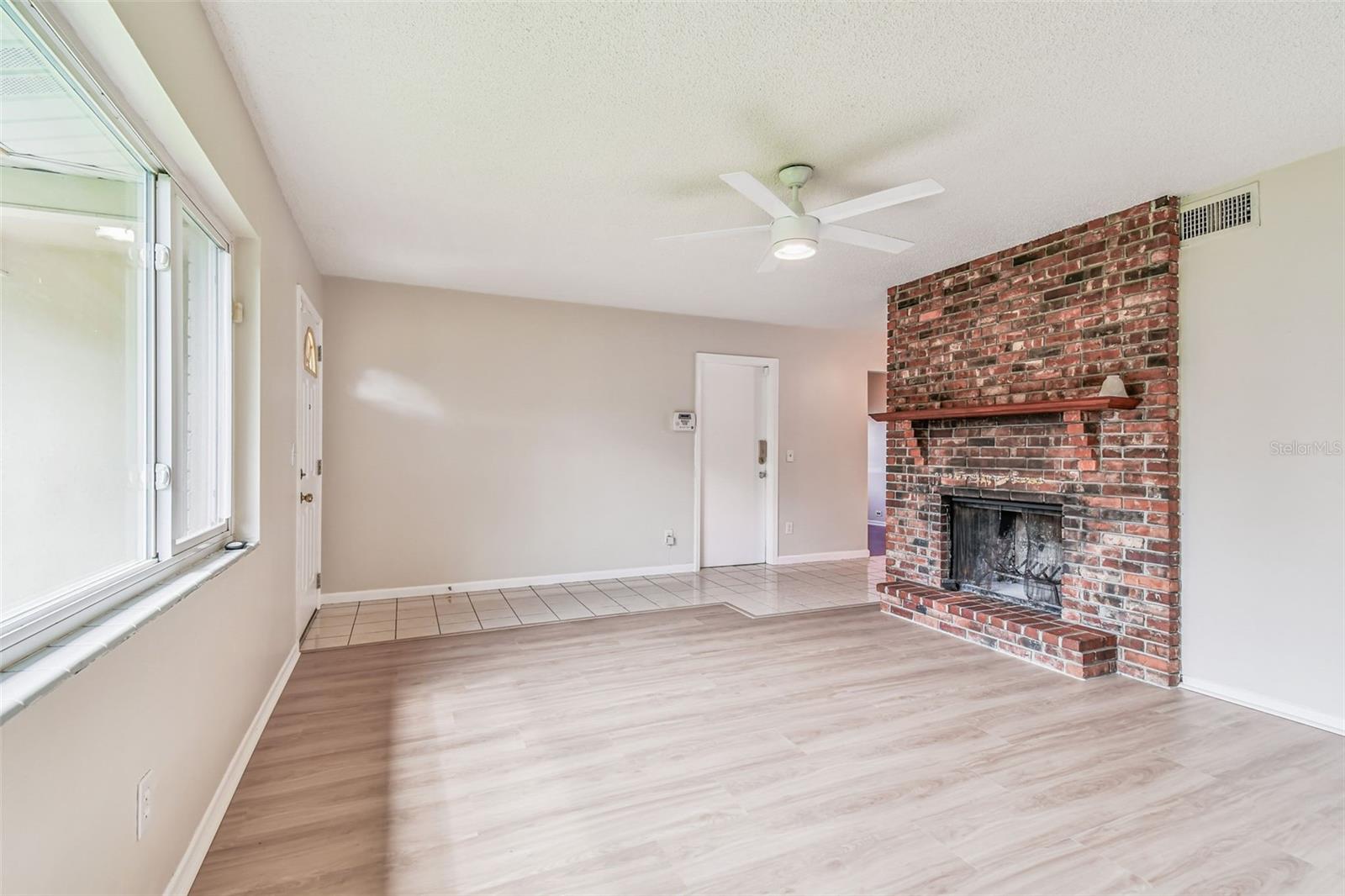 Image 8 of 54 For 1700 Eaton Drive Ne