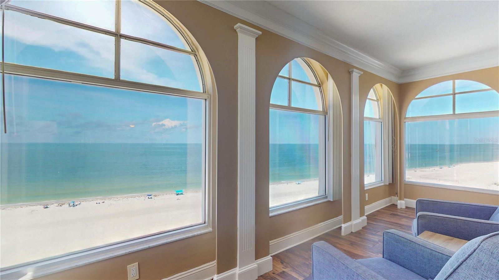 Listing photo id 10 for 4950 Gulf Boulevard 1006