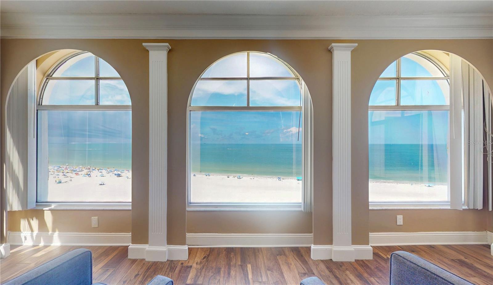 Listing photo id 11 for 4950 Gulf Boulevard 1006