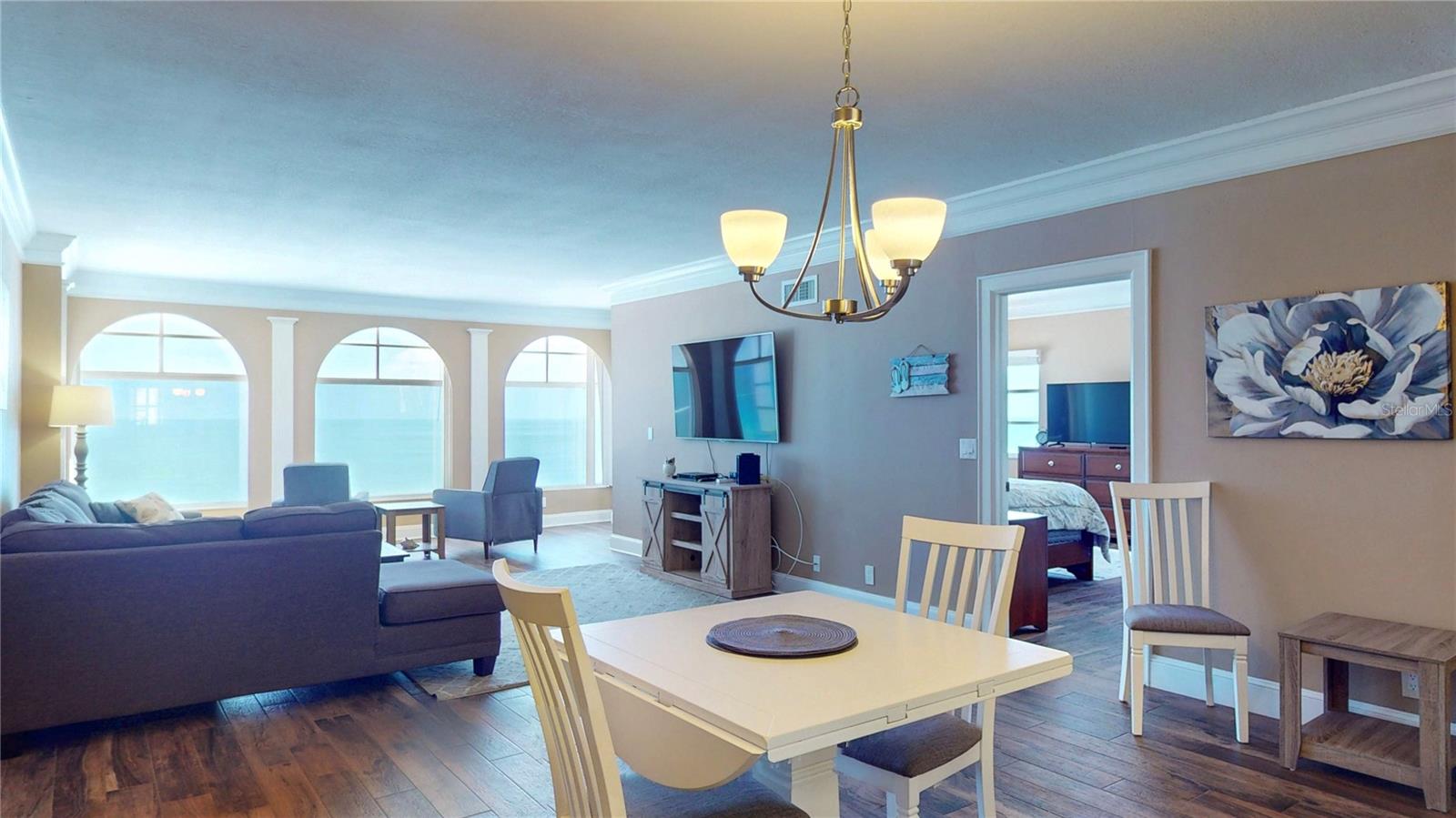 Listing photo id 13 for 4950 Gulf Boulevard 1006