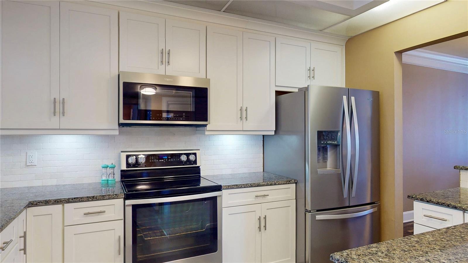 Listing photo id 16 for 4950 Gulf Boulevard 1006