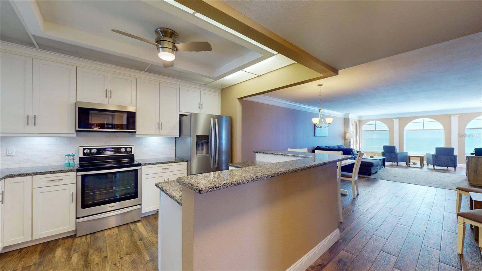 Listing photo id 17 for 4950 Gulf Boulevard 1006