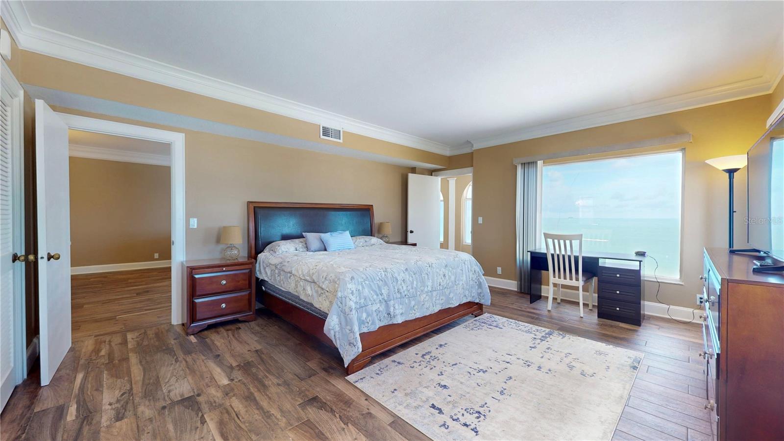 Listing photo id 20 for 4950 Gulf Boulevard 1006