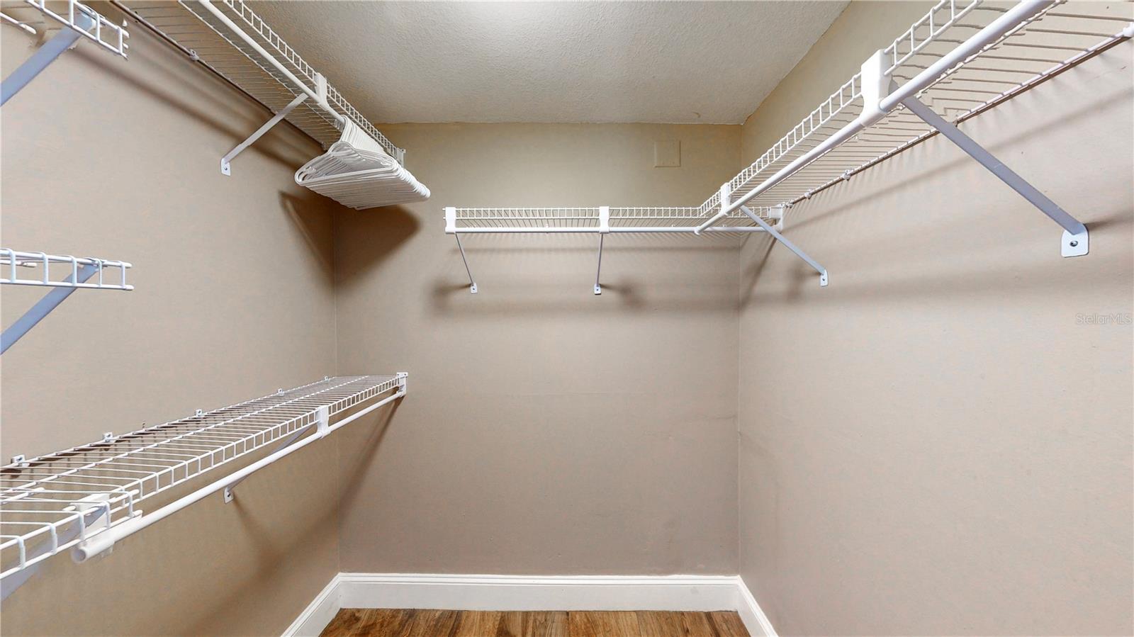 Listing photo id 21 for 4950 Gulf Boulevard 1006