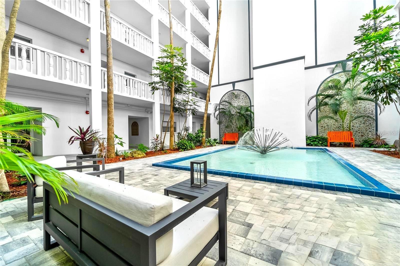 Listing photo id 27 for 4950 Gulf Boulevard 1006