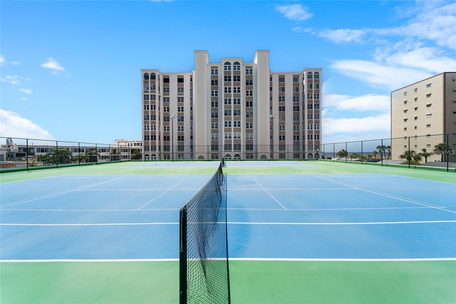 Listing photo id 35 for 4950 Gulf Boulevard 1006