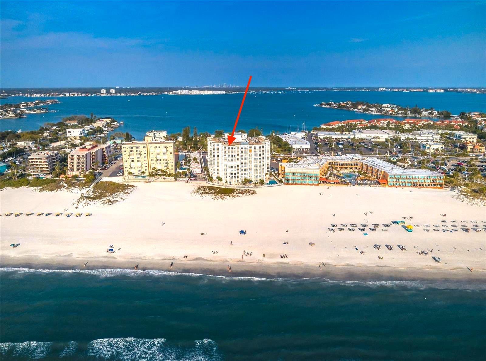 Listing photo id 3 for 4950 Gulf Boulevard 1006