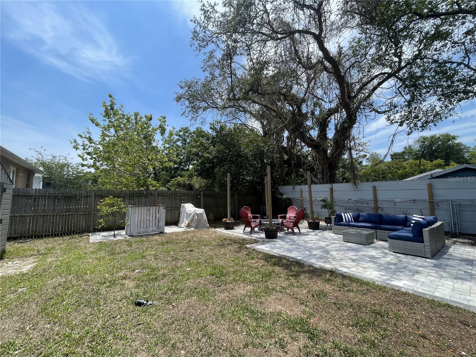 Image 18 of 21 For 8310 El Portal Drive
